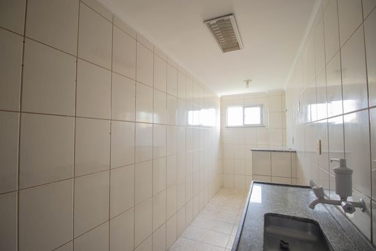 Cozinha e Área de Serviço de apartamento para alugar com 2 quartos, 64m² em Colubandê, São Gonçalo