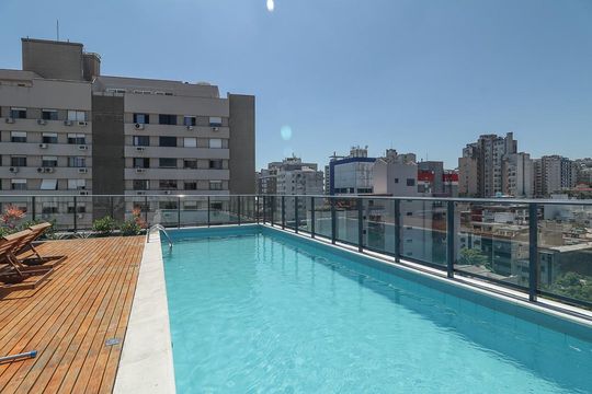 Área comum - Piscina de apartamento para alugar com 1 quarto, 34m² em Independência, Porto Alegre