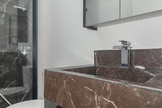 Banheiro de apartamento para alugar com 1 quarto, 34m² em Independência, Porto Alegre