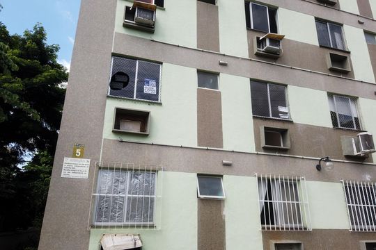 Plaquinha de apartamento à venda com 2 quartos, 50m² em Pechincha, Rio de Janeiro