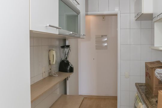 Cozinha e Área de Serviço de apartamento para alugar com 2 quartos, 61m² em Água Branca, São Paulo