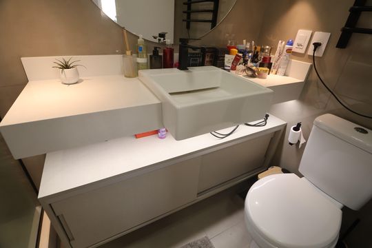 Banheiro suíte de apartamento à venda com 3 quartos, 76m² em Marechal Rondon, Canoas