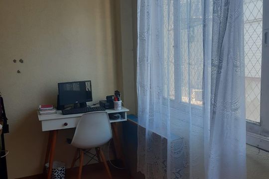 Quarto de apartamento à venda com 1 quarto, 50m² em Petrópolis, Porto Alegre