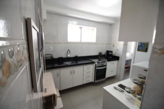 Cozinha de apartamento à venda com 2 quartos, 84m² em Proenca, Campinas