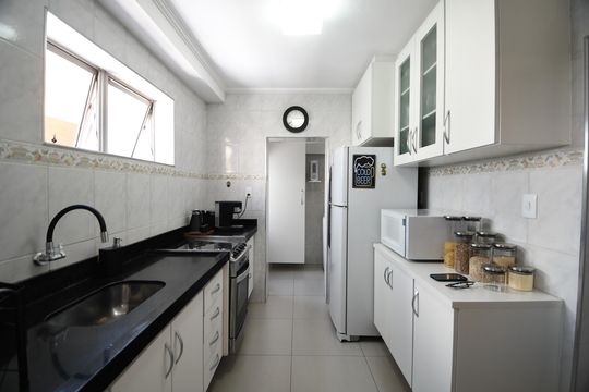 Cozinha de apartamento à venda com 2 quartos, 84m² em Proenca, Campinas