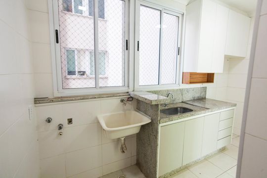Área de Serviço de apartamento para alugar com 3 quartos, 85m² em Santa Mônica, Uberlândia