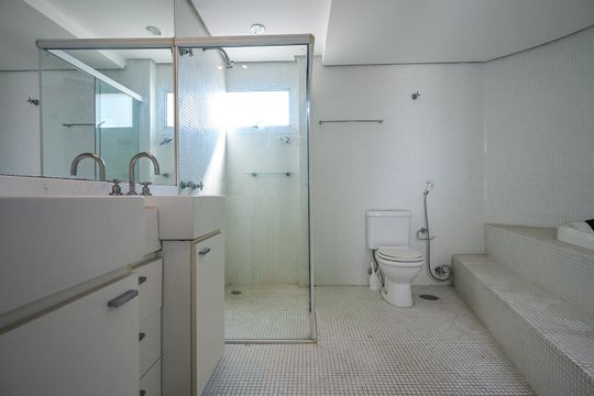 Banheiro Suíte  4 de apartamento para alugar com 4 quartos, 210m² em Vila Andrade, São Paulo