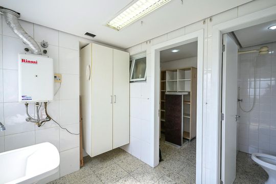 Área de Serviço de apartamento para alugar com 4 quartos, 210m² em Vila Andrade, São Paulo