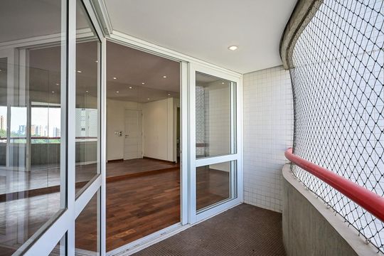 Varanda 2 de apartamento para alugar com 4 quartos, 210m² em Vila Andrade, São Paulo