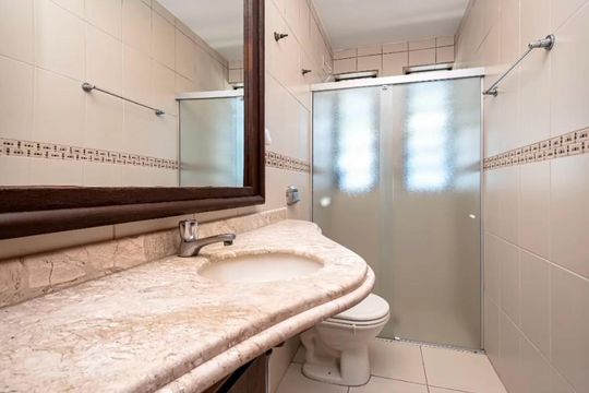Banheiro 5 de casa à venda com 3 quartos, 420m² em Scharlau, São Leopoldo