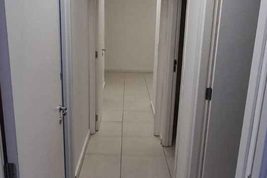 Corredor de apartamento para alugar com 3 quartos, 76m² em Marechal Rondon, Canoas