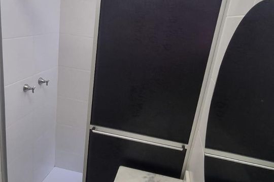 Banheiro de apartamento para alugar com 3 quartos, 76m² em Marechal Rondon, Canoas