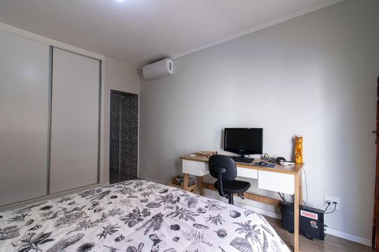 Suite 1 de casa à venda com 3 quartos, 277m² em Jardim Santa Genebra, Campinas