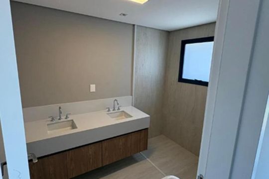 Banheiro de apartamento para alugar com 3 quartos, 147m² em Vila Nova Conceição, São Paulo