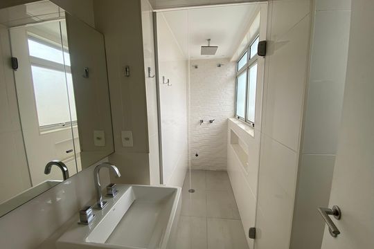 Banheiro da Suíte 2 de apartamento à venda com 2 quartos, 163m² em Brooklin Novo, São Paulo
