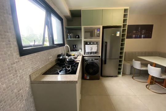 Cozinha de apartamento à venda com 1 quarto, 42m² em Vila Cordeiro, São Paulo