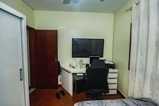 Casa para alugar com 4 quartos, 365m² em São João Batista, Belo Horizonte