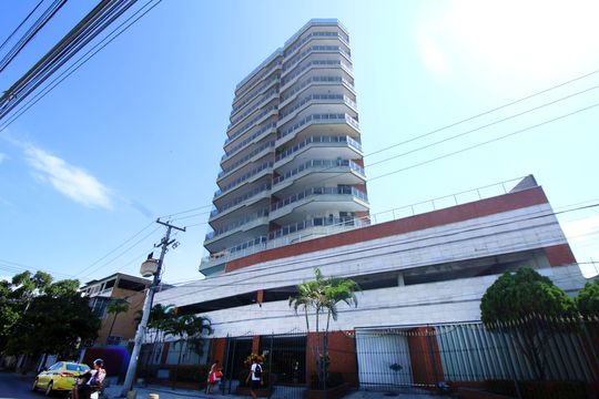 Fachada do Prédio de apartamento à venda com 2 quartos, 80m² em Olaria, Rio de Janeiro