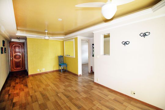 Sala de apartamento à venda com 2 quartos, 80m² em Olaria, Rio de Janeiro