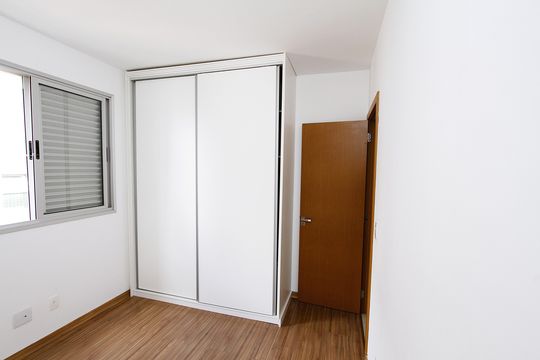 Quarto 2 de apartamento à venda com 4 quartos, 133m² em Buritis, Belo Horizonte