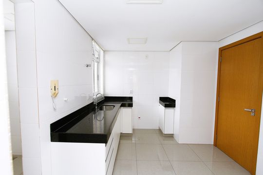 Cozinha de apartamento à venda com 4 quartos, 133m² em Buritis, Belo Horizonte