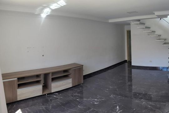 Sala de casa à venda com 3 quartos, 184m² em Jardim Jamaica, Santo André