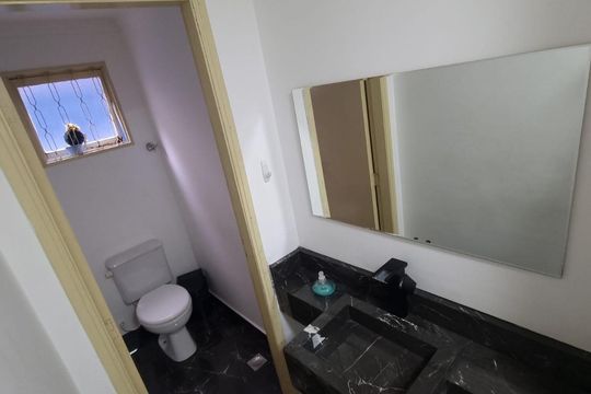 Banheiro de casa à venda com 3 quartos, 184m² em Jardim Jamaica, Santo André