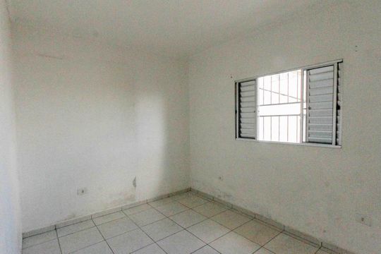 Casa para alugar com 3 quartos, 180m² em Vila Bancaria, São Paulo