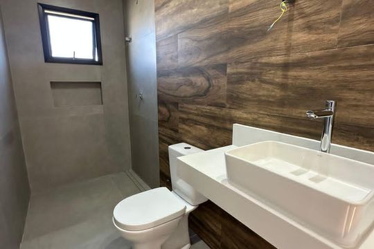 Banheiro de casa de condomínio à venda com 4 quartos, 144m² em Alphaville, Santana de Parnaíba