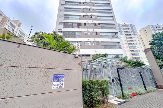 Fachada com Plaquinha de apartamento à venda com 2 quartos, 69m² em Chácara Seis de Outubro, São Paulo