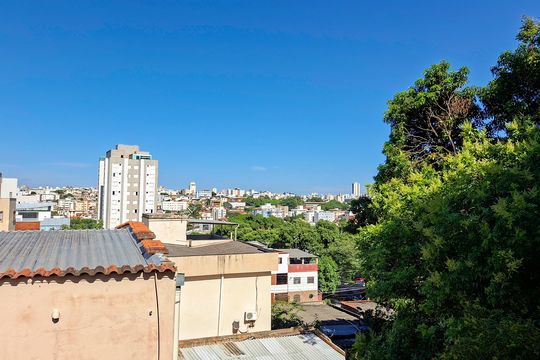 Casa para alugar com 2 quartos, 35m² em Pompéia, Belo Horizonte