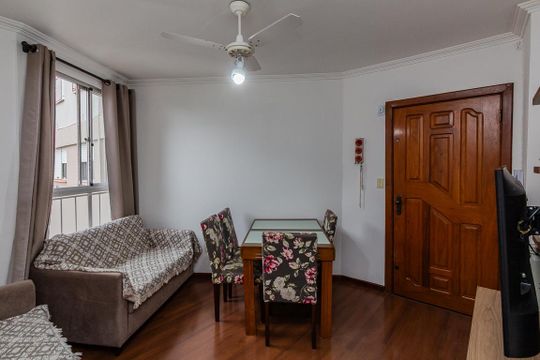 Sala de apartamento à venda com 2 quartos, 57m² em Cristal, Porto Alegre