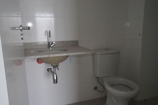 Banheiro de apartamento à venda com 1 quarto, 30m² em Picanço, Guarulhos