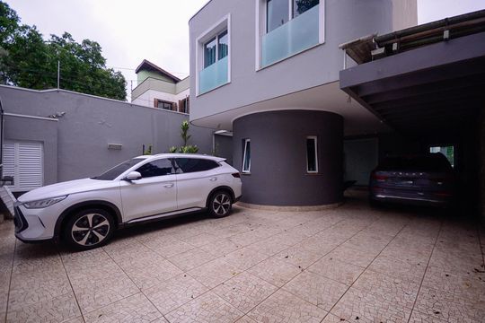 Garagem  de casa à venda com 4 quartos, 320m² em Jardim da Saúde, São Paulo