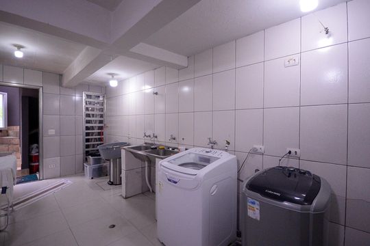 Área de Serviço  de casa à venda com 4 quartos, 320m² em Jardim da Saúde, São Paulo