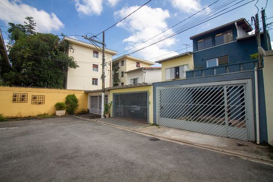Fachada da Casa de casa à venda com 4 quartos, 140m² em Vila Cordeiro, São Paulo