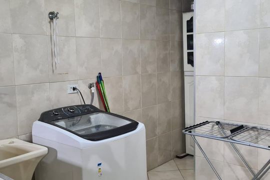 Área de serviço de casa à venda com 3 quartos, 182m² em Balneário São Francisco, Diadema