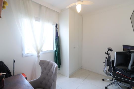 Quarto 2 de apartamento para alugar com 2 quartos, 46m² em Quitaúna, Osasco
