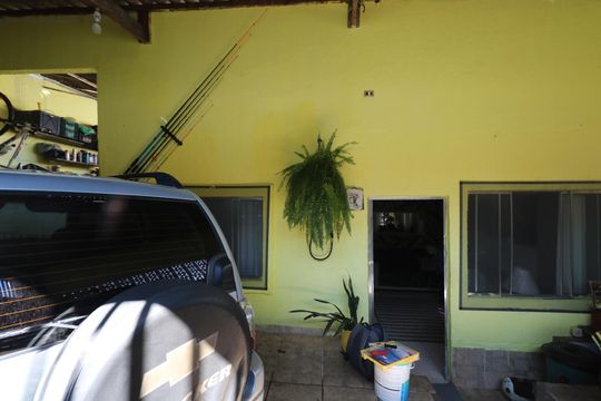Garagem de casa à venda com 3 quartos, 195m² em Jardim das Laranjeiras (zona Sul), Diadema