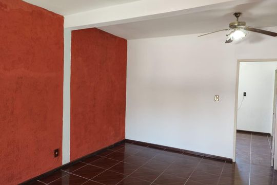 Sala de casa para alugar com 3 quartos, 160m² em Costa E Silva, Porto Alegre