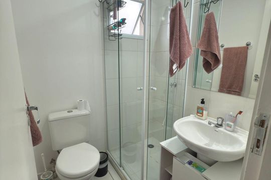 Banheiro de apartamento à venda com 2 quartos, 53m² em Jardim Santa Eudoxia, Campinas