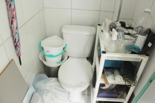 Banheiro de serviço de apartamento para alugar com 2 quartos, 94m² em Campo Grande, Santos