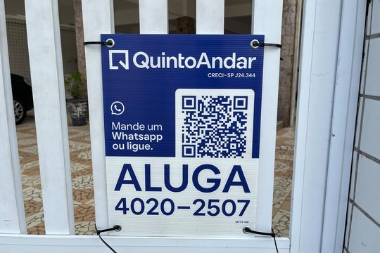 Placa instalada de apartamento para alugar com 2 quartos, 94m² em Campo Grande, Santos
