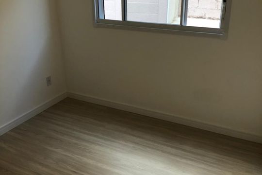 Quarto de apartamento à venda com 2 quartos, 45m² em Quitaúna, Osasco