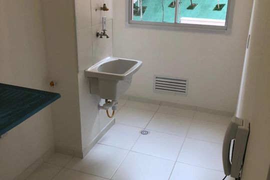 Área de serviço de apartamento à venda com 2 quartos, 45m² em Quitaúna, Osasco
