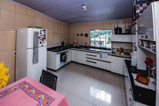 Casa à venda com 3 quartos, 360m² em Minas Caixa, Belo Horizonte