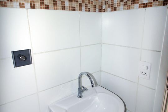 Banheiro de apartamento para alugar com 2 quartos, 45m² em Irajá, Rio de Janeiro