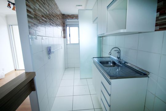 Cozinha de apartamento para alugar com 2 quartos, 45m² em Irajá, Rio de Janeiro