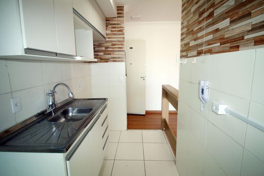 Cozinha de apartamento para alugar com 2 quartos, 45m² em Irajá, Rio de Janeiro