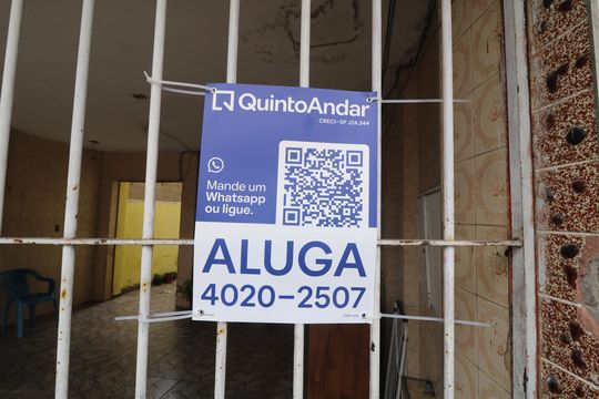 Plaquinha  de casa para alugar com 1 quarto, 49m² em Vila Ema, São Paulo